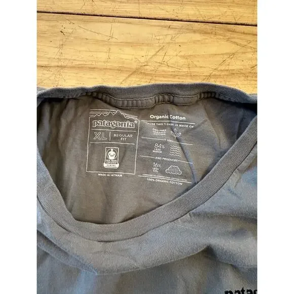 XL Patagonia Fish Shirt - Picture 3 of 3